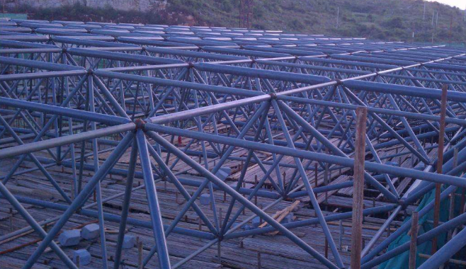 西昌概述网架加工公司对网架保温隔热的办法